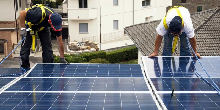 Servicii de instalare de panouri fotovoltaice